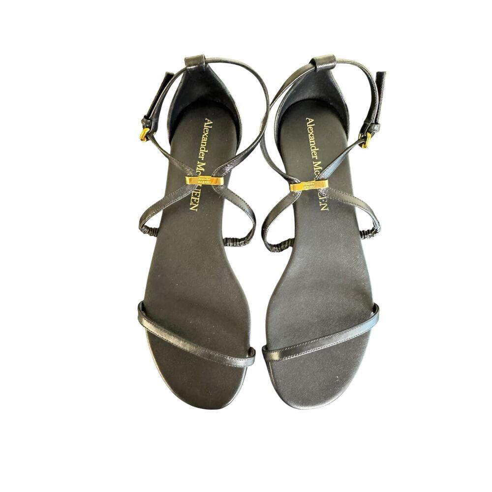 Alexander McQueen NIB Engraved Logo Sandals in Black Size 39.5 - Picture 5 of 13